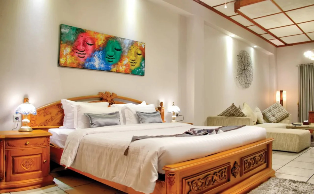Raintree Boutique Villa & Gallery