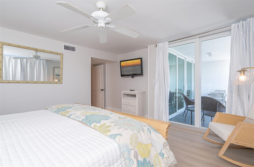 Shoreline Towers 3095 2 Bedroom Condo