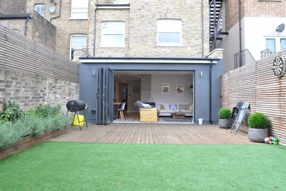 Spacious 2 Bedroom Flat With Garden