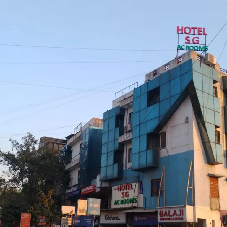 Hotel S G, Vadodara
