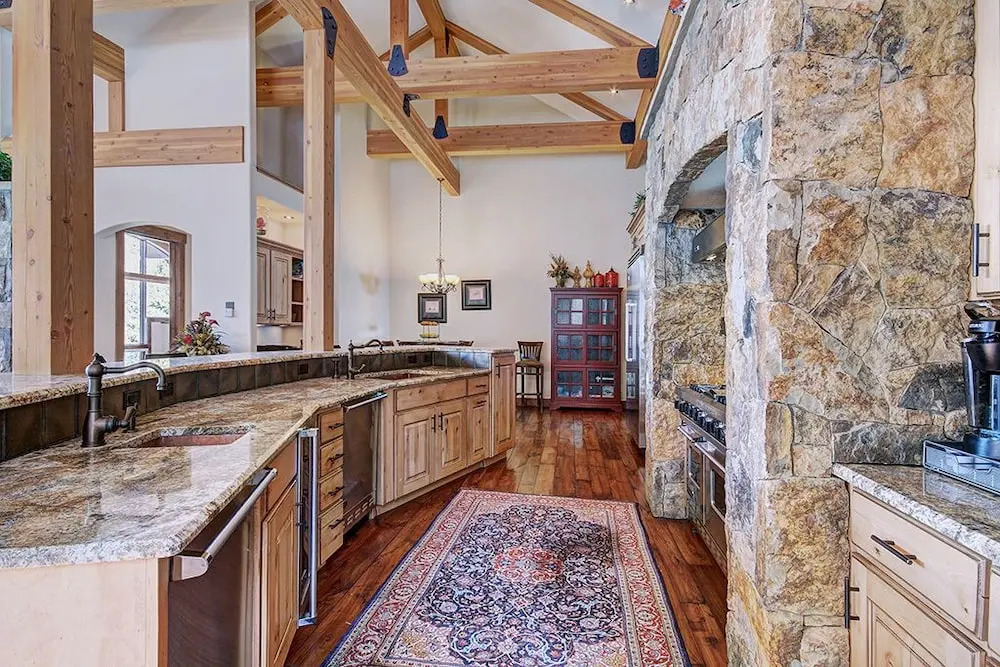 Mountain Majesty Manor