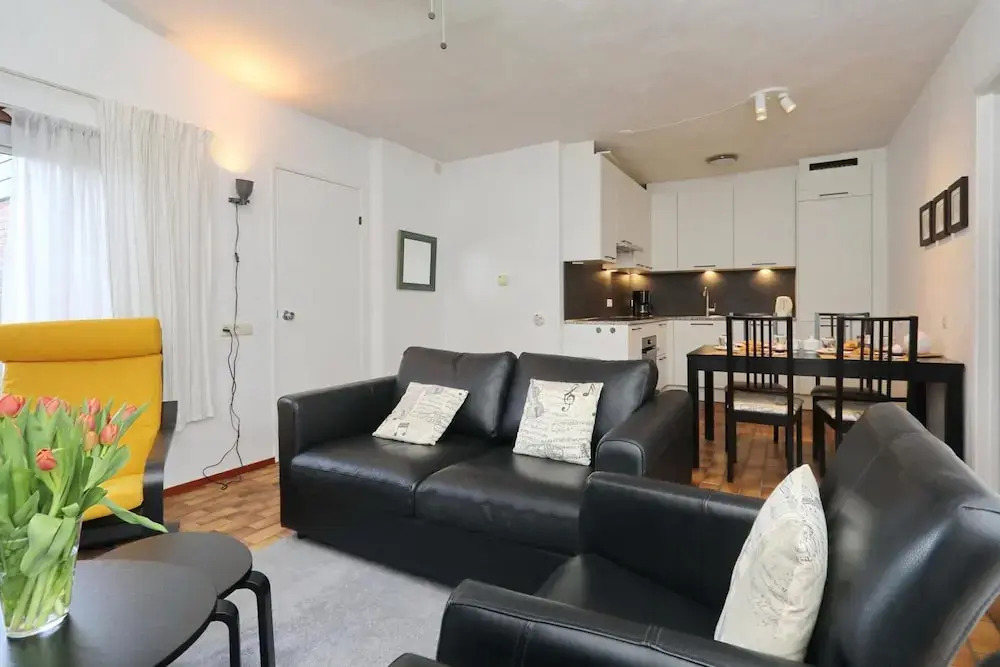 Spacious Holiday Home Near Forest