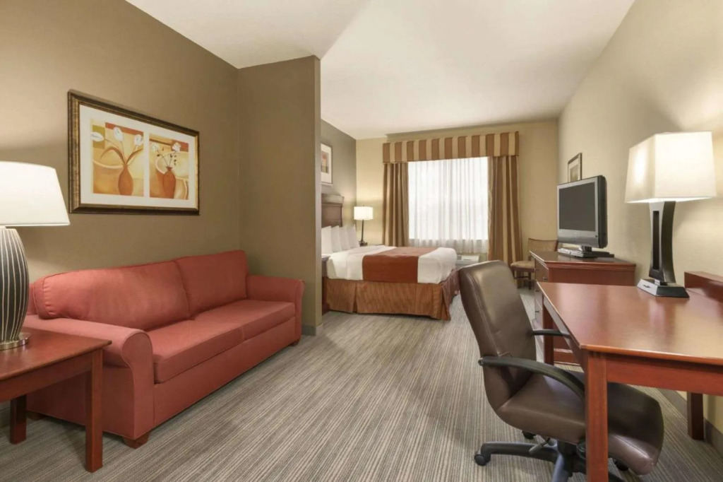 Seffner Inn and Suites