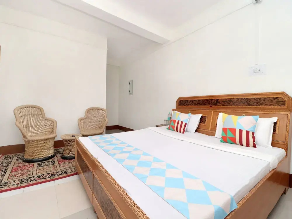 Oyo Home 18477 Cheerful Stay