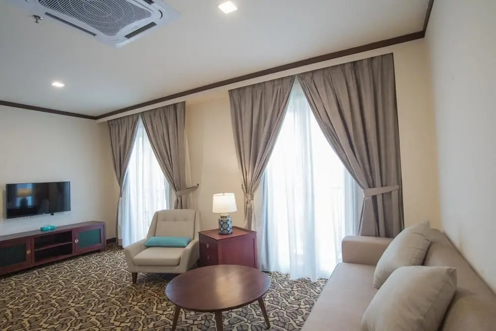 The Platinum Hotel & Suites