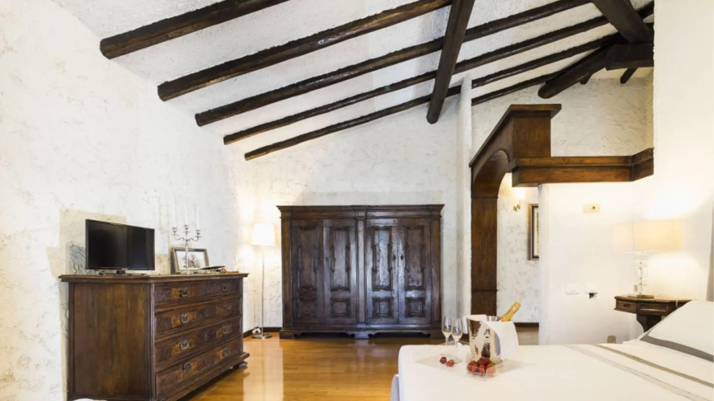 Exclusive seafront villa with private pool-VILLA LUNA BLU