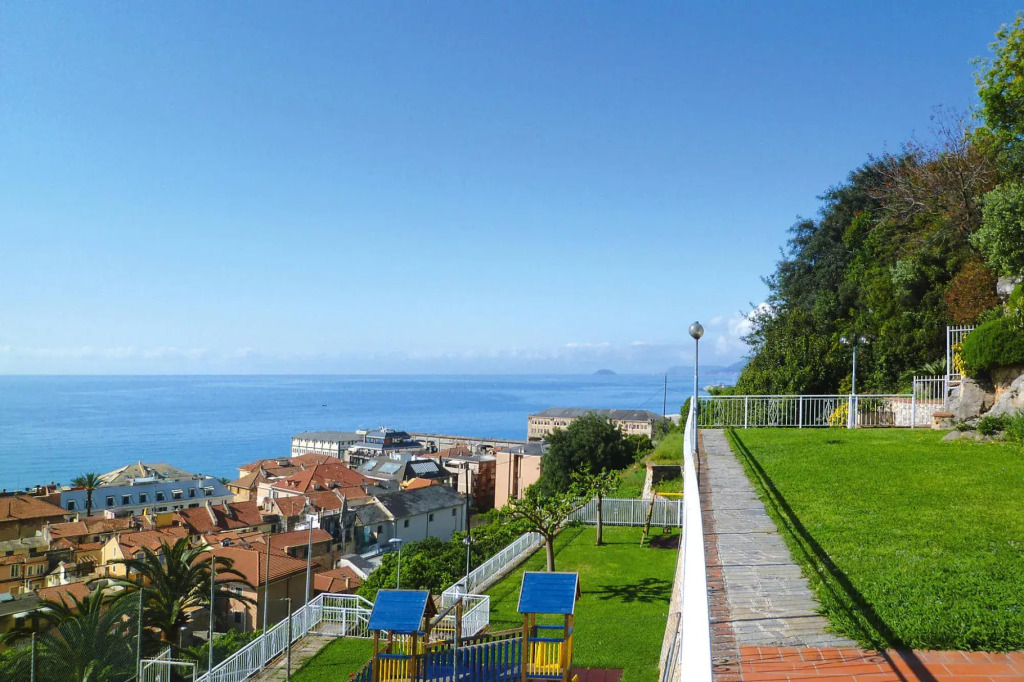 Apartment in Pietra Ligure near Shopping