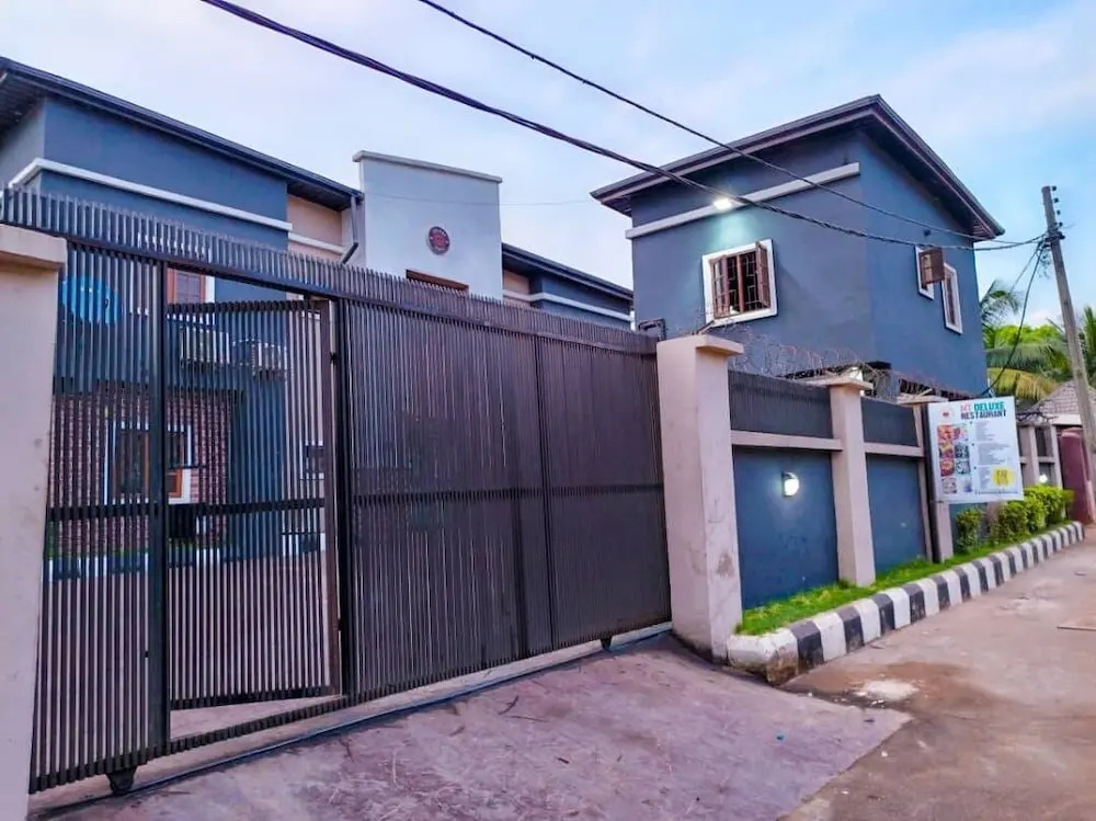 Mt Deluxe Hotel Asaba