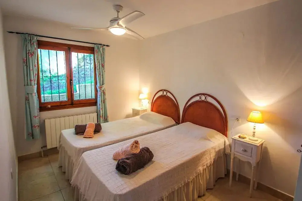Simon - pretty holiday property with private pool in Benissa