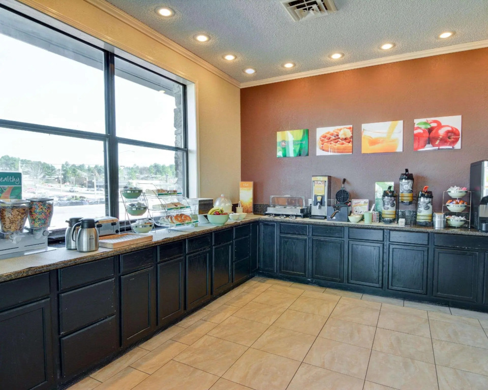 Quality Inn & Suites Hot Springs-Lake Hamilton