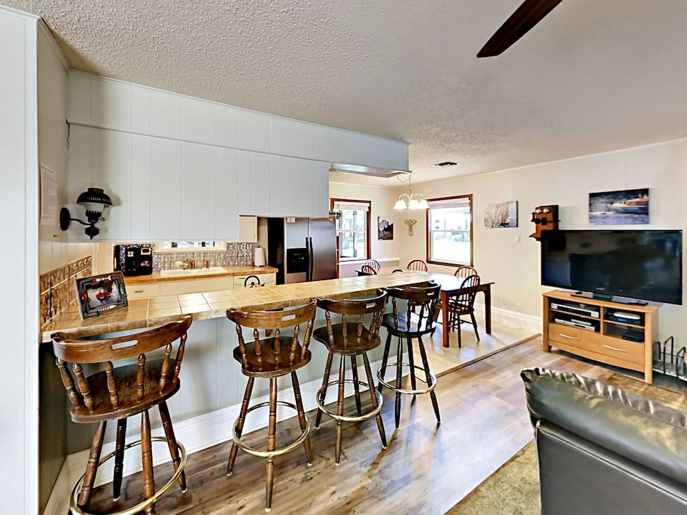 405 Watkins Point Home 2 Bedrooms 2 Bathrooms Home