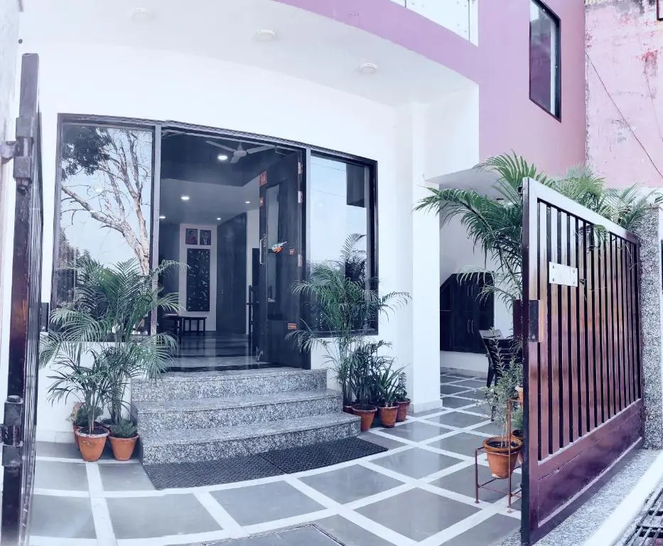 Agra Homestay, Stay 1KM Walking Distance From Taj Mahal East Gate