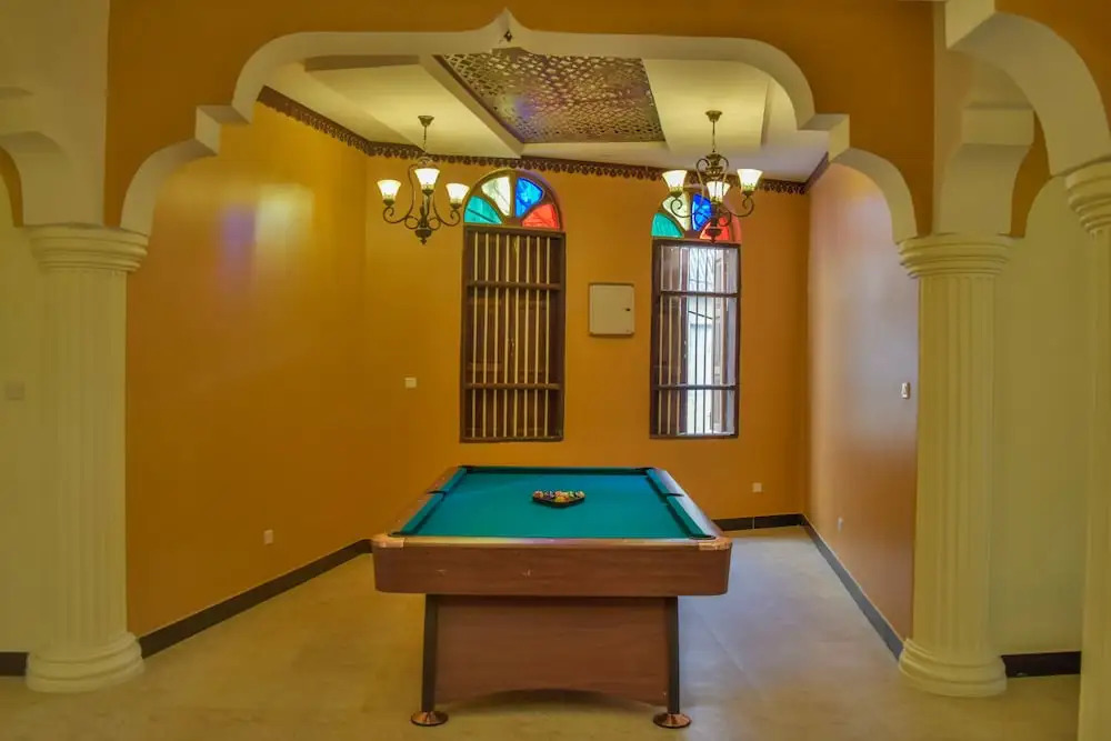 Tembo House Hotel