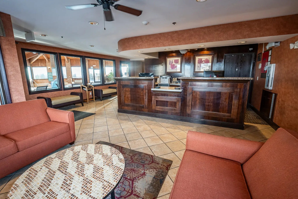 Christopher Inn and Suites