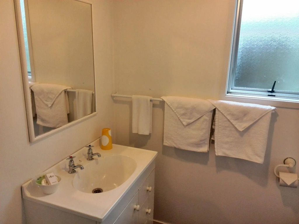 Aurora City Suites Motel