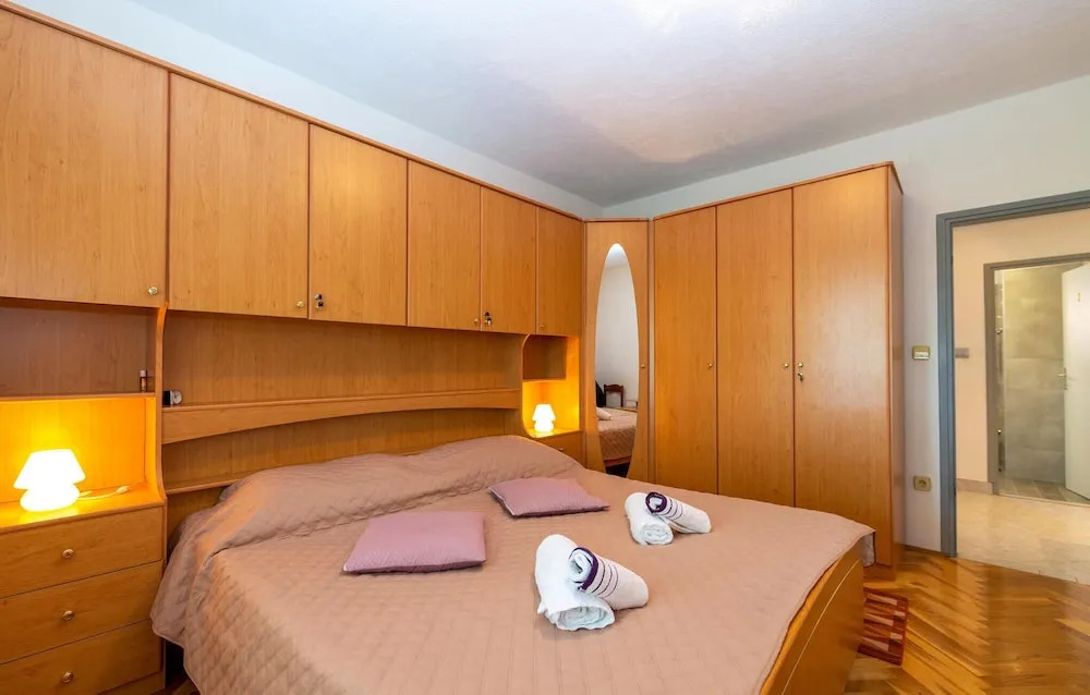 Stunning Apartment in Rovanjska With 3 Bedrooms and Wifi