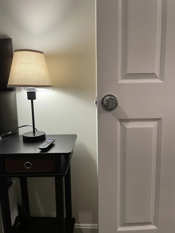 Downtown Private Room - Close to Topgolf, Horseshoe Casino, UM Baltimore