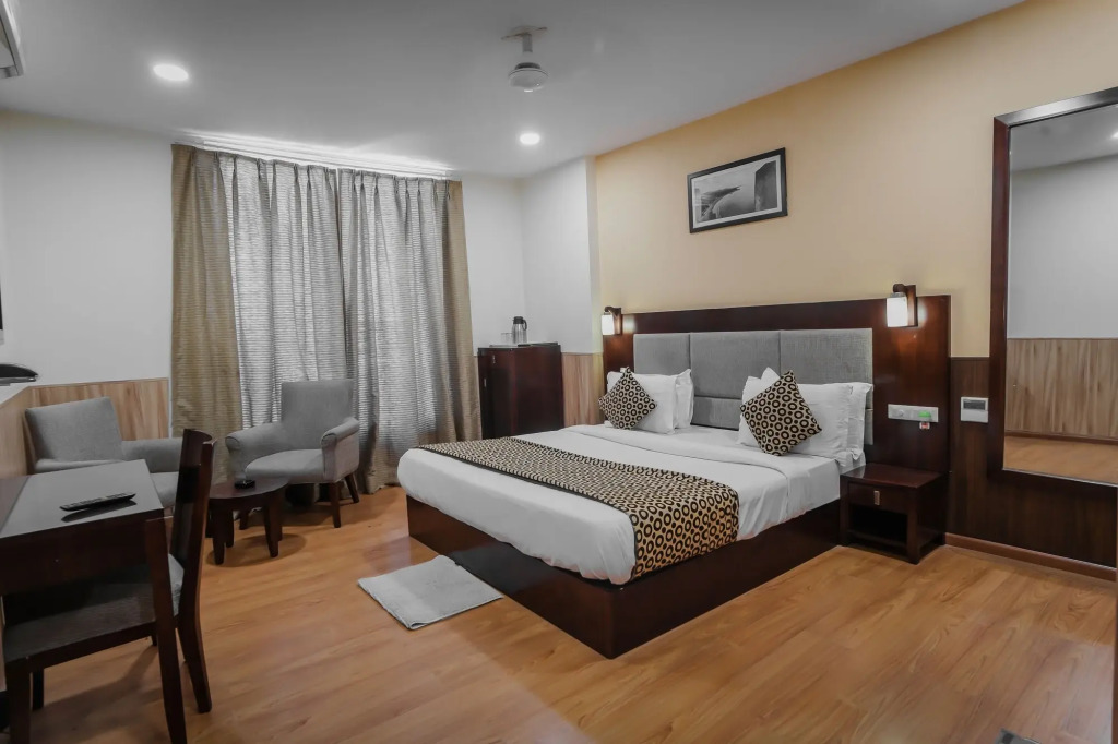 Royal Palm - Hotel Near Udaipur Railway Station