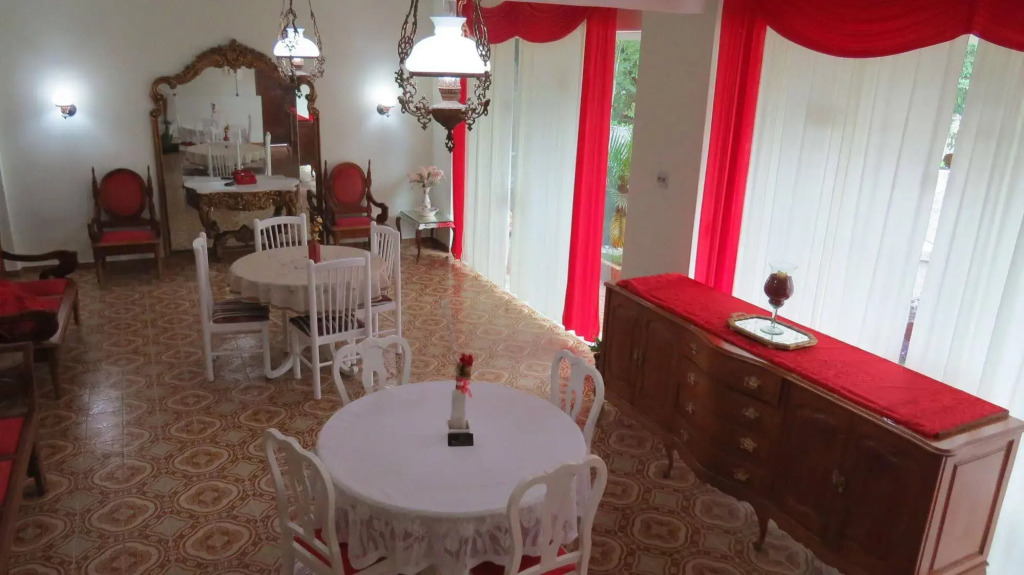 Pousada Charitas Inn