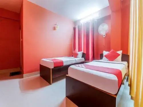 OYO 18528 Field Residency Inn