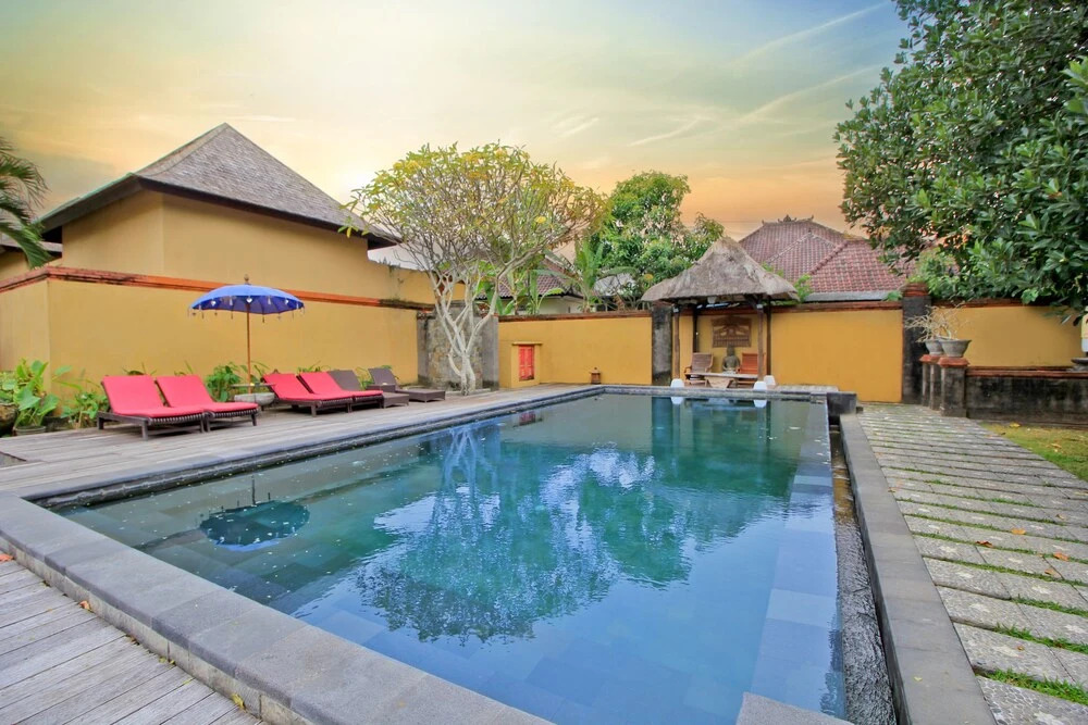 Villa Mimpi - Spacious Luxury 1BR Villa with Pool, 350m from the Beach