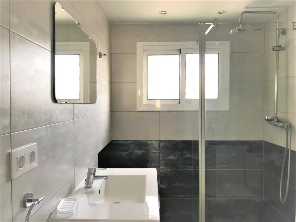 Estudio reformado en zona Regueral 123A - INMO22