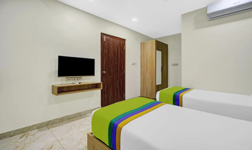Treebo Elmas Grand