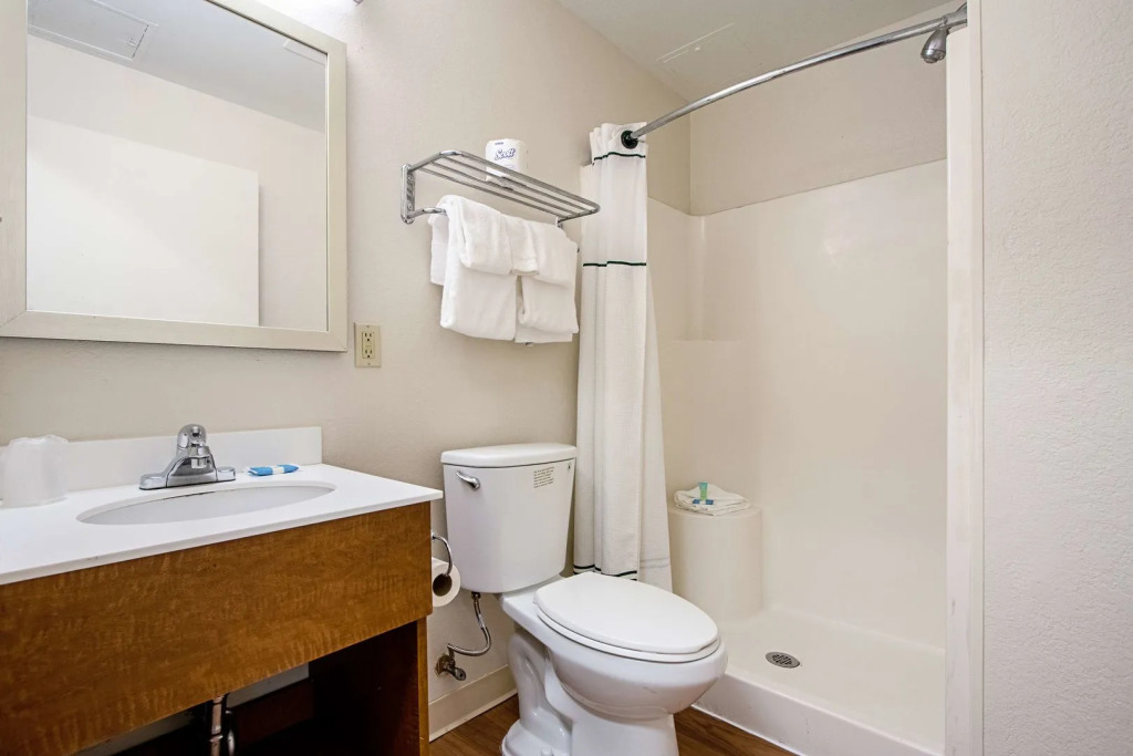 Birch Hill Suites Kansas City - Independence