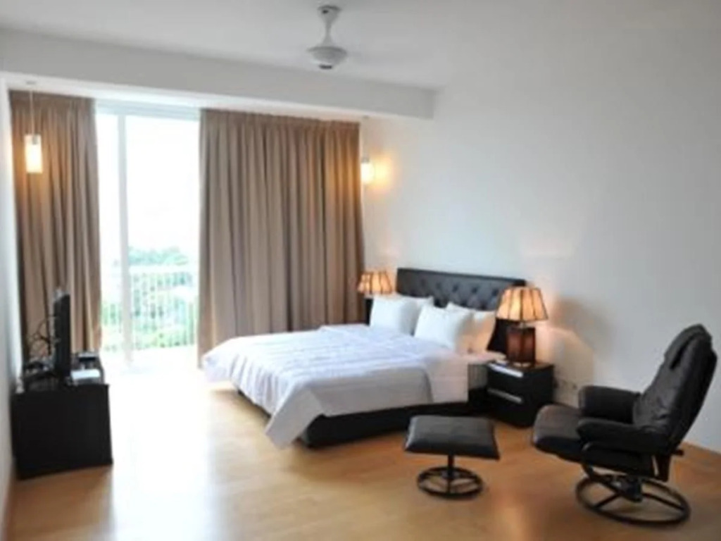 Brunsfield Embassyview Condosuite