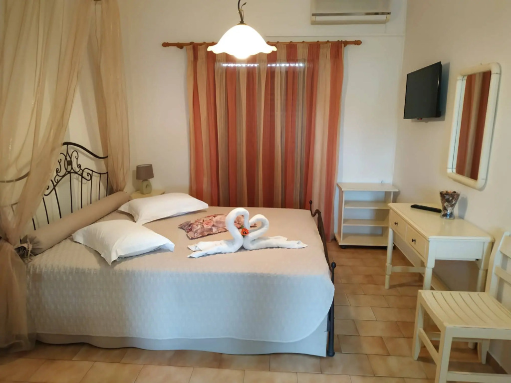 Eleni's Garden & Castello Suites