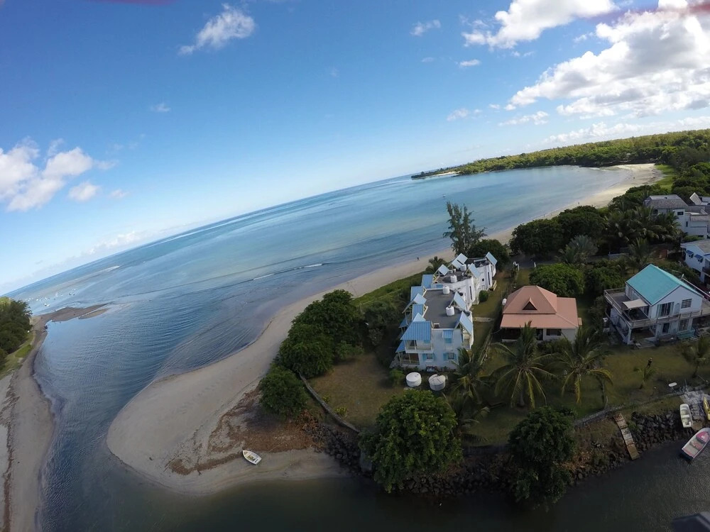 Lovely Beach House in a Very Peaceful and Upmarket Area, we Even Throw in a car