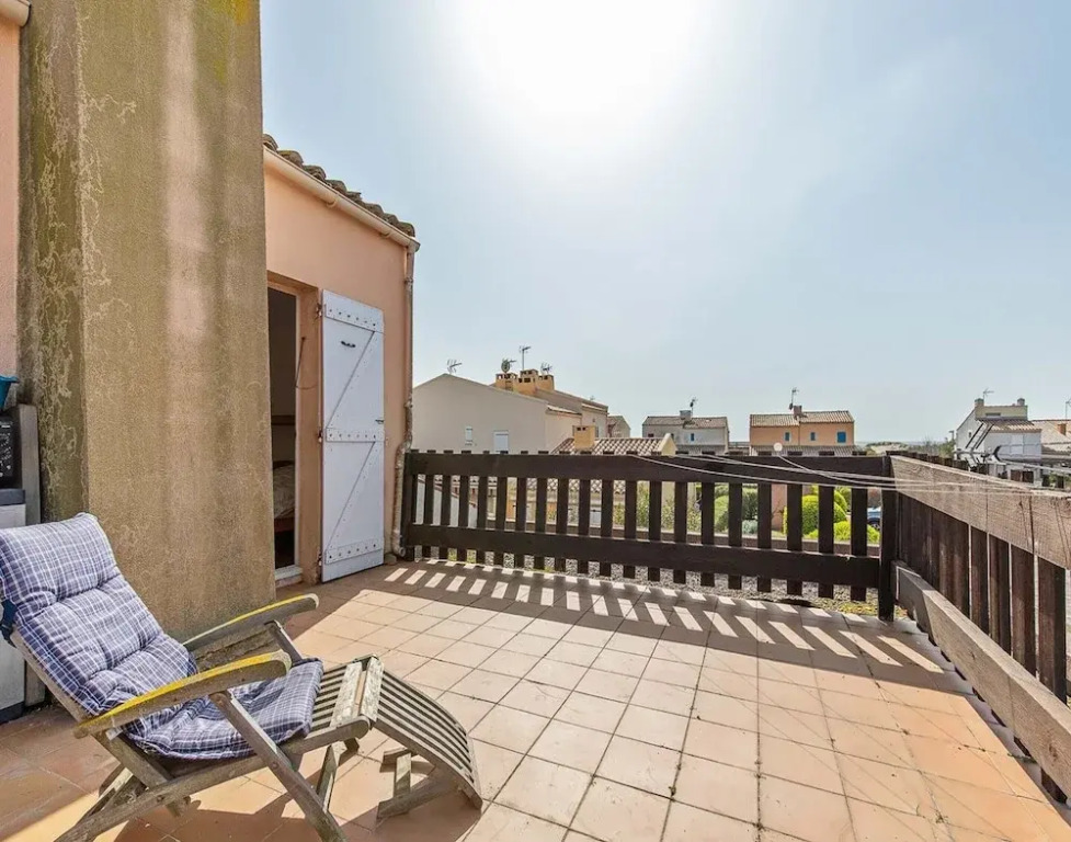 Seaside Family Apartment in Agde