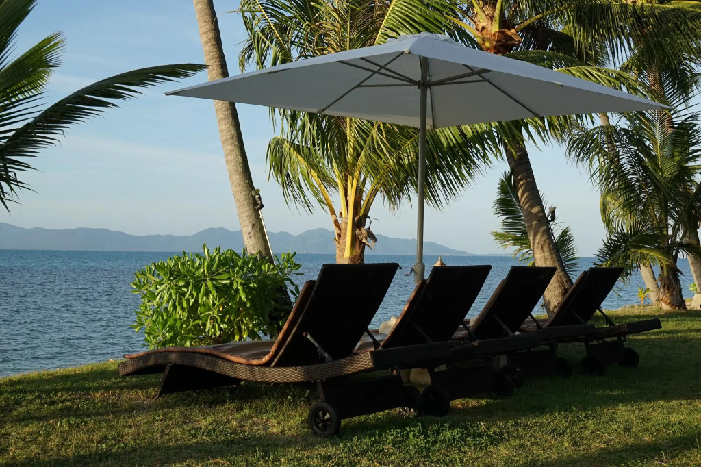 The Natives Samui
