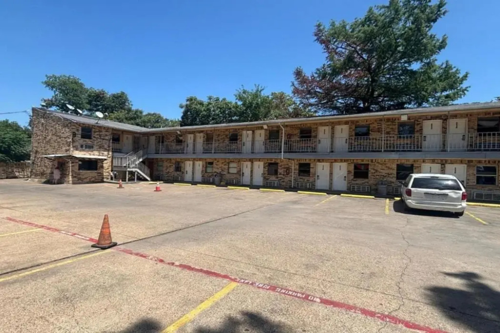 Mi Amor Inn & Suites By Hotel O Dallas Tx Hwy 352