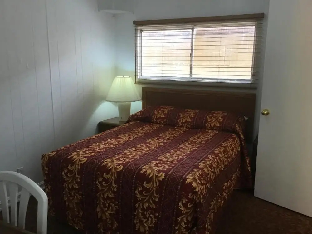 Skis Western Motel