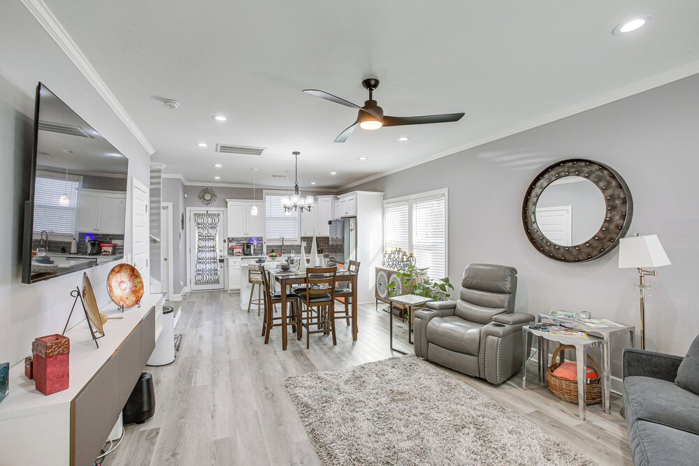 Pet-friendly Gallatin Home w/ Deck, 1 Mi to Town!