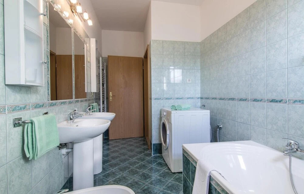 Awesome Home in Vodnjan With 4 Bedrooms, Outdoor Swimming Pool and Wifi