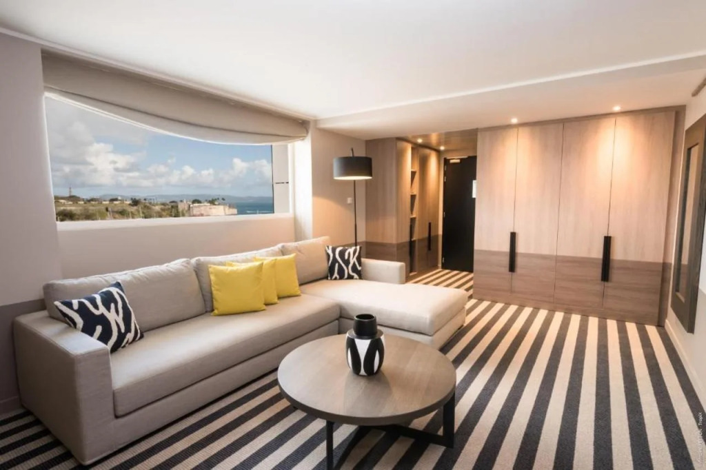 Simon Hotel