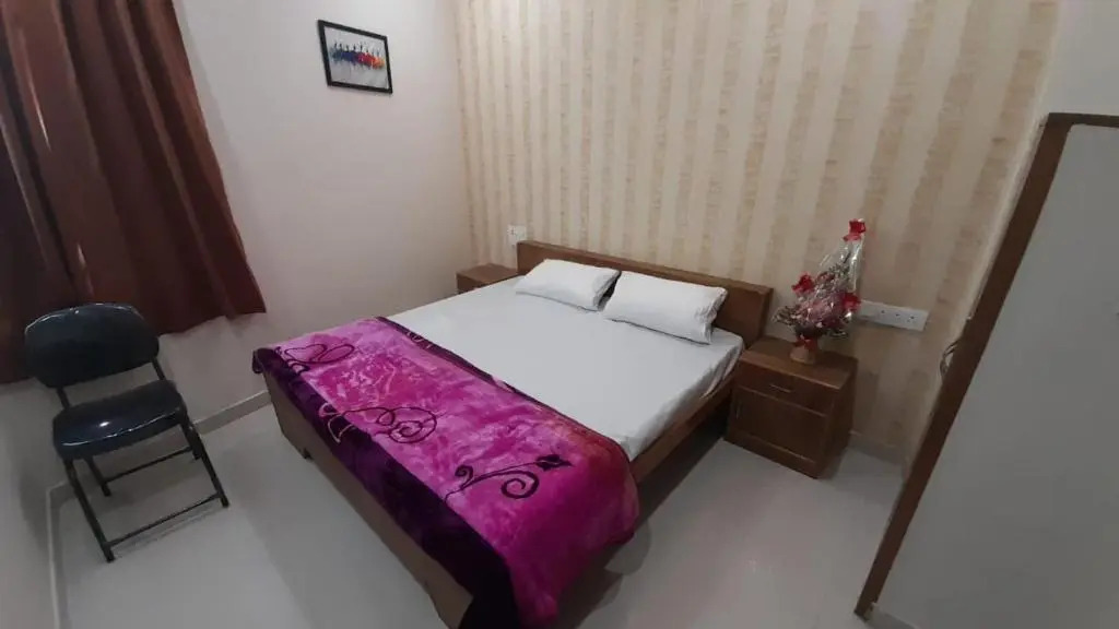 Hotel Sunstays Oppsite Bus stand