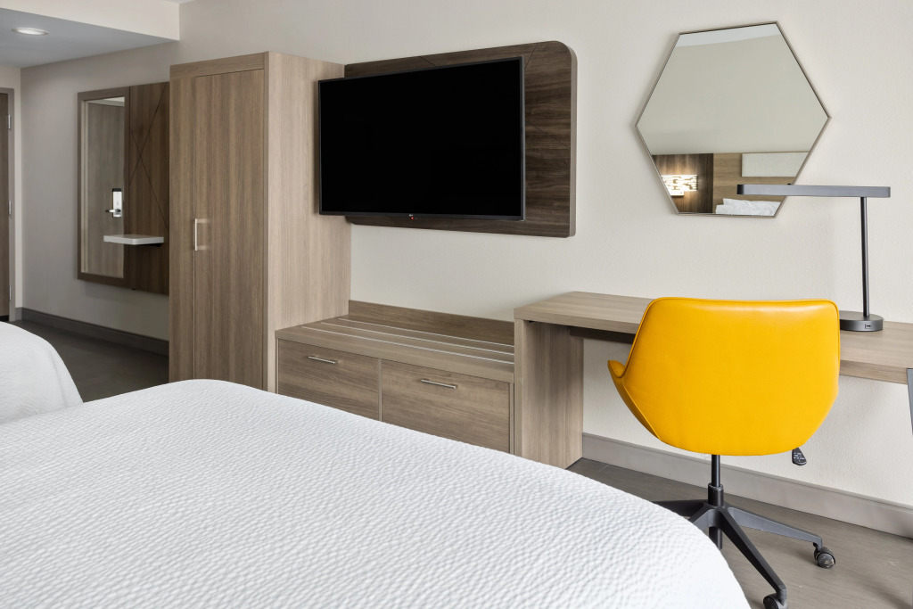 Holiday Inn Express & Suites Waynesboro East