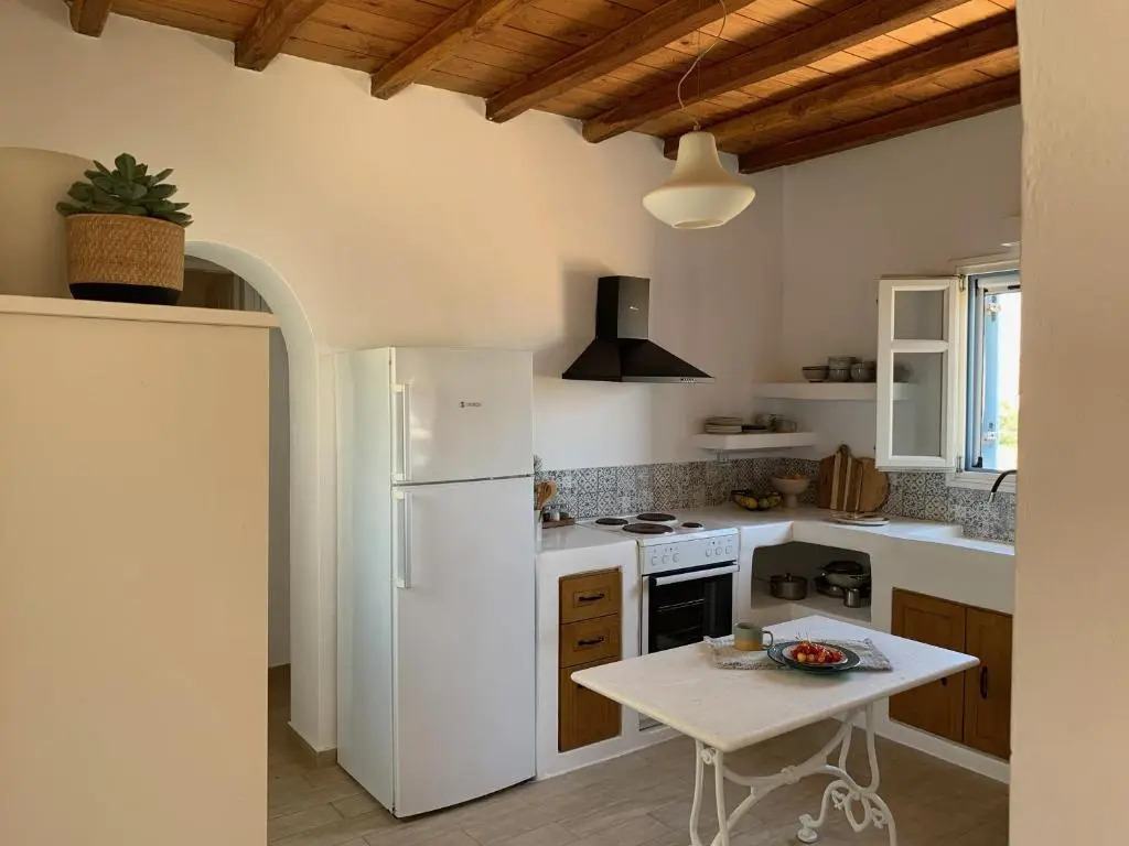 Rosemary Residence in Ampelas. 3 bedroom house