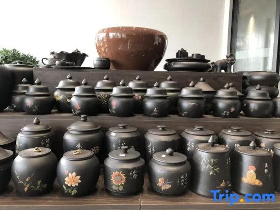 Xihan Hotel (Jianshui Ancient City Small Train Store)