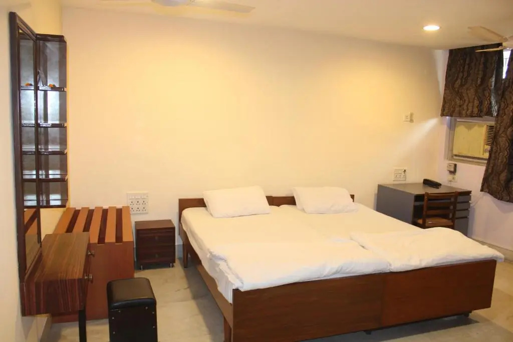 Service Apartments, Park Street, Calcutta