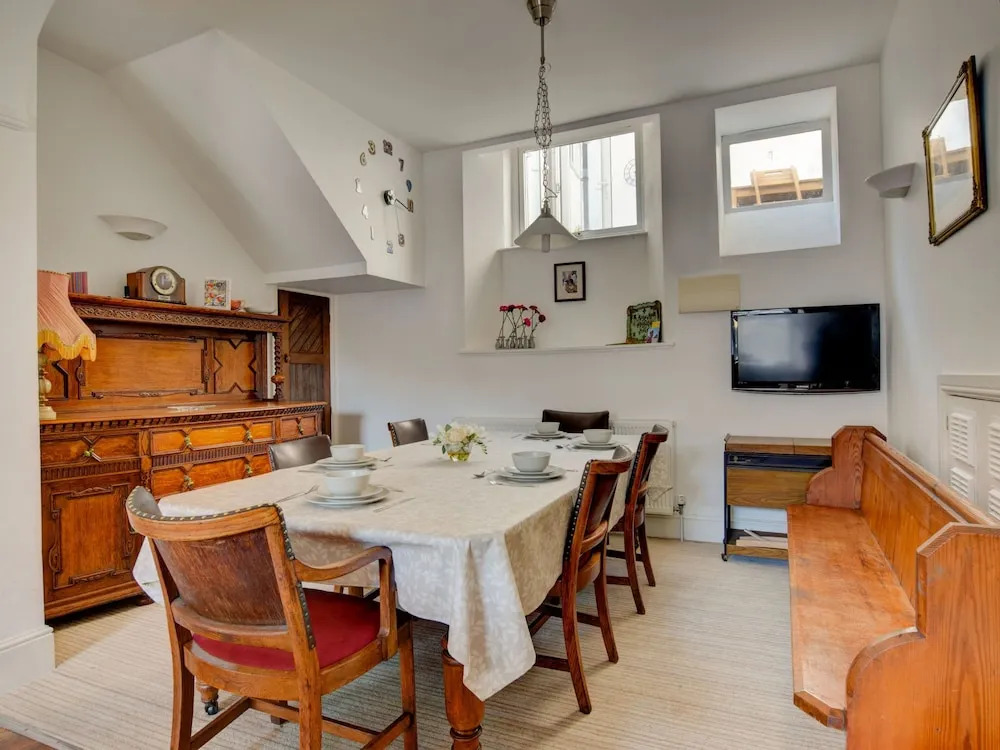 Quaint Apartment in Dartmouth With Private Garden