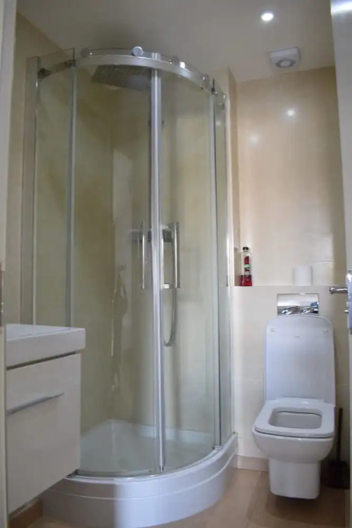 Spacious 3 Bedroom Apartment Near Tower Bridge