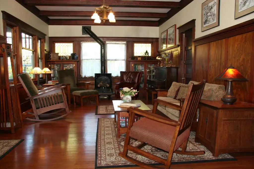 Eureka Street Inn