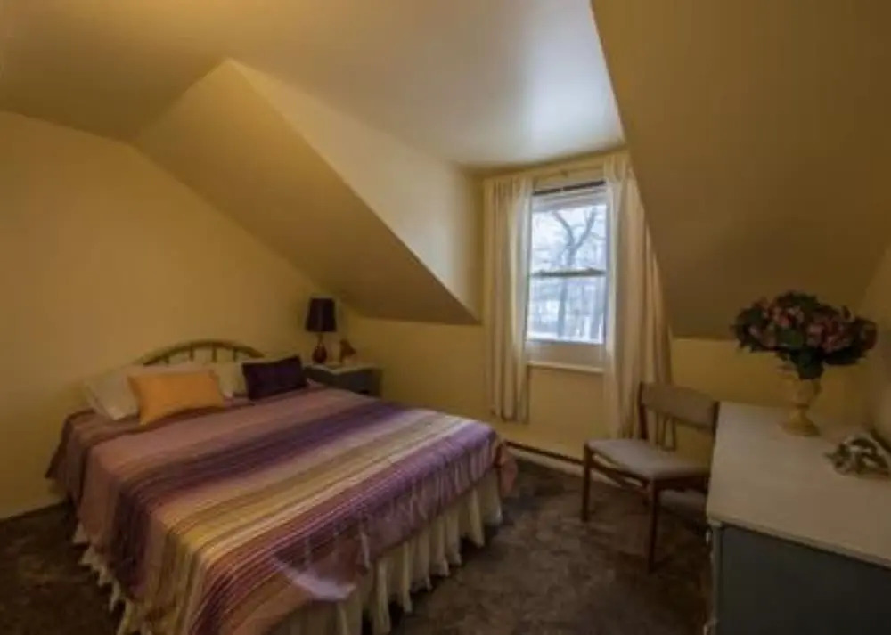 6 Bed Blue Mountain Cottage with Hot Tub 102