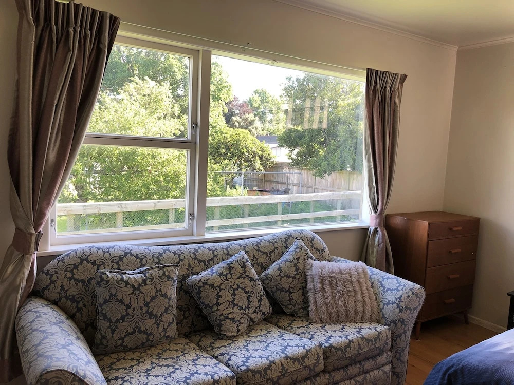Lakeview Small Studio