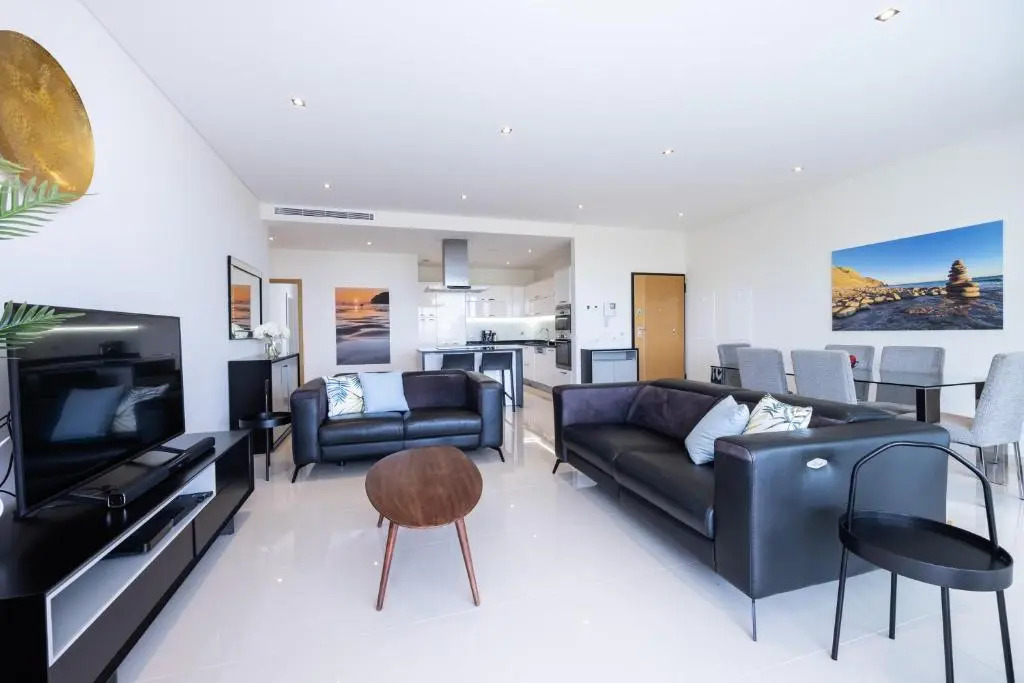CoolHouses Algarve Lagos, 3 Bed modern Flat, outdoor, Indoor pools and SPA, Amor à Vida