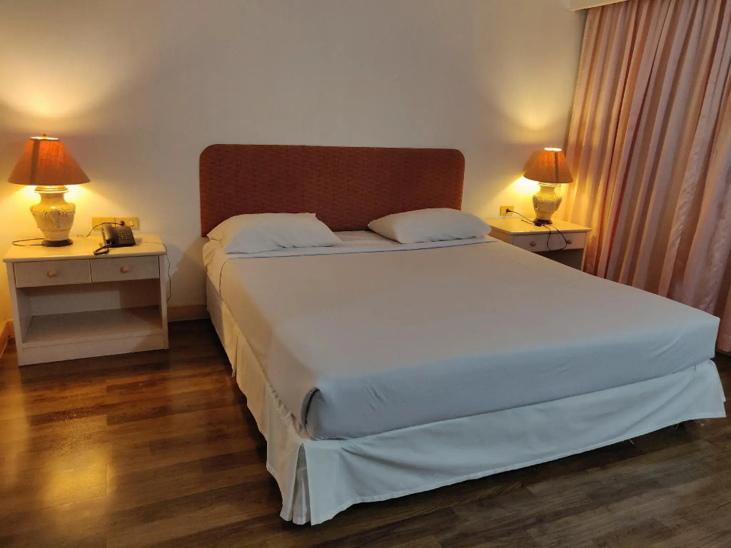 LEE PLACE HOTEL